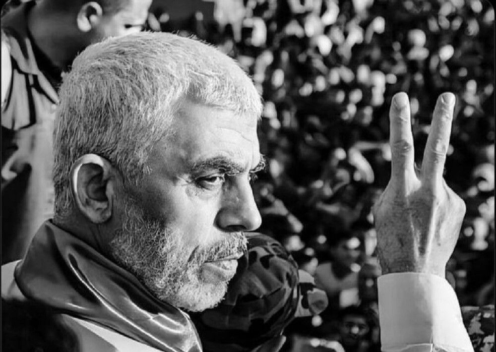 خلوت زندان، فرصت رندان؛ تاملی نشانهشناسانه در رمان «خار و میخک»