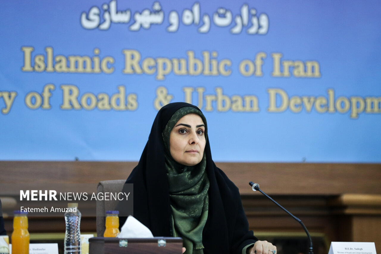 حمل و نقل جادهای نقش مهمی در تحقق سیاستهای نظام دارد