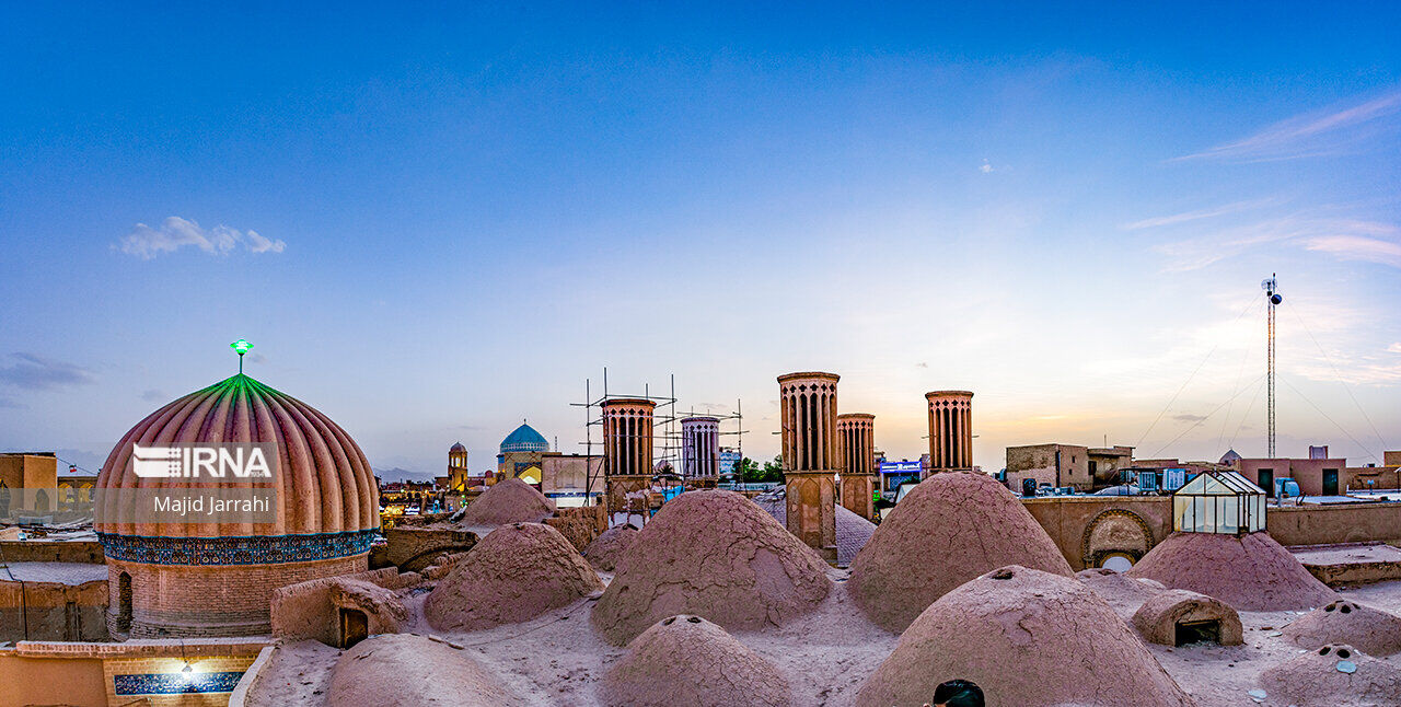مگر یزد جایی برای دیدن دارد؟
