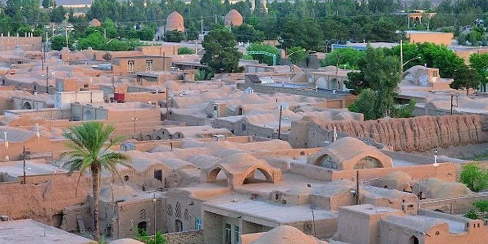 نوروزگردی اردستان از قنات دوطبقه «مون» تا قلعه «سنگ بست»
