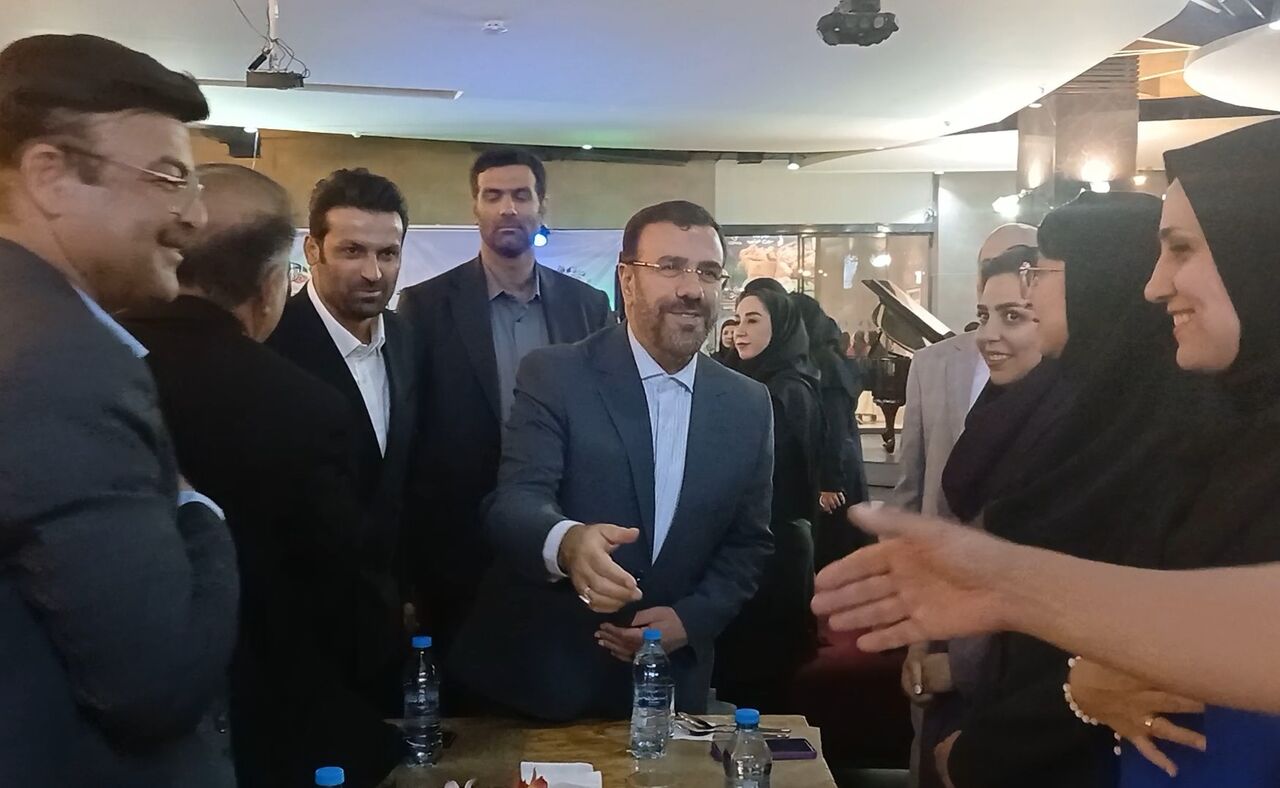 فیلم| ضیافت استاندار فارس با خبرنگاران در سال نو
