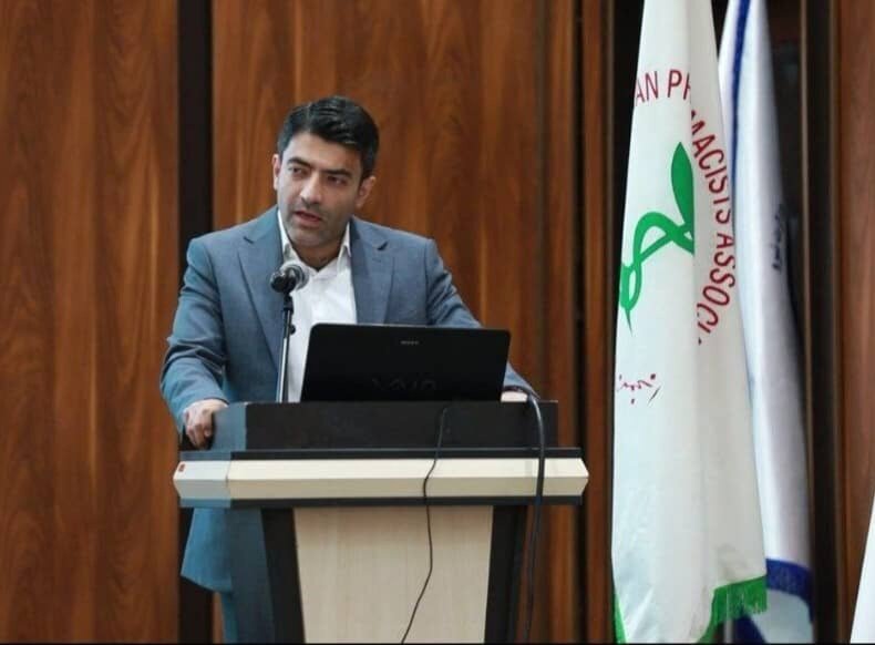 ضرورت حمایت قانونی از افزایش خدمات داروخانهها