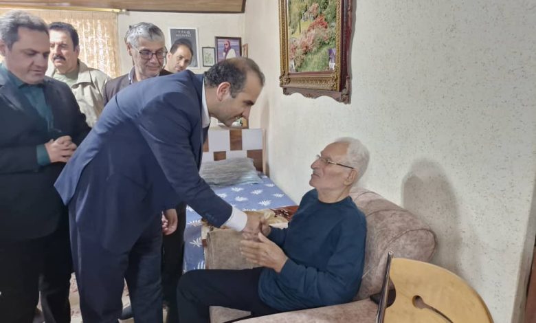هم‌زمان با بیست و هفتمین سالگرد درگذشت کاپیتان سیروس قایقران؛ تجلیل طاعتی مقدم از پدر سیروس قایقران و پدر فوتبال گیلان
