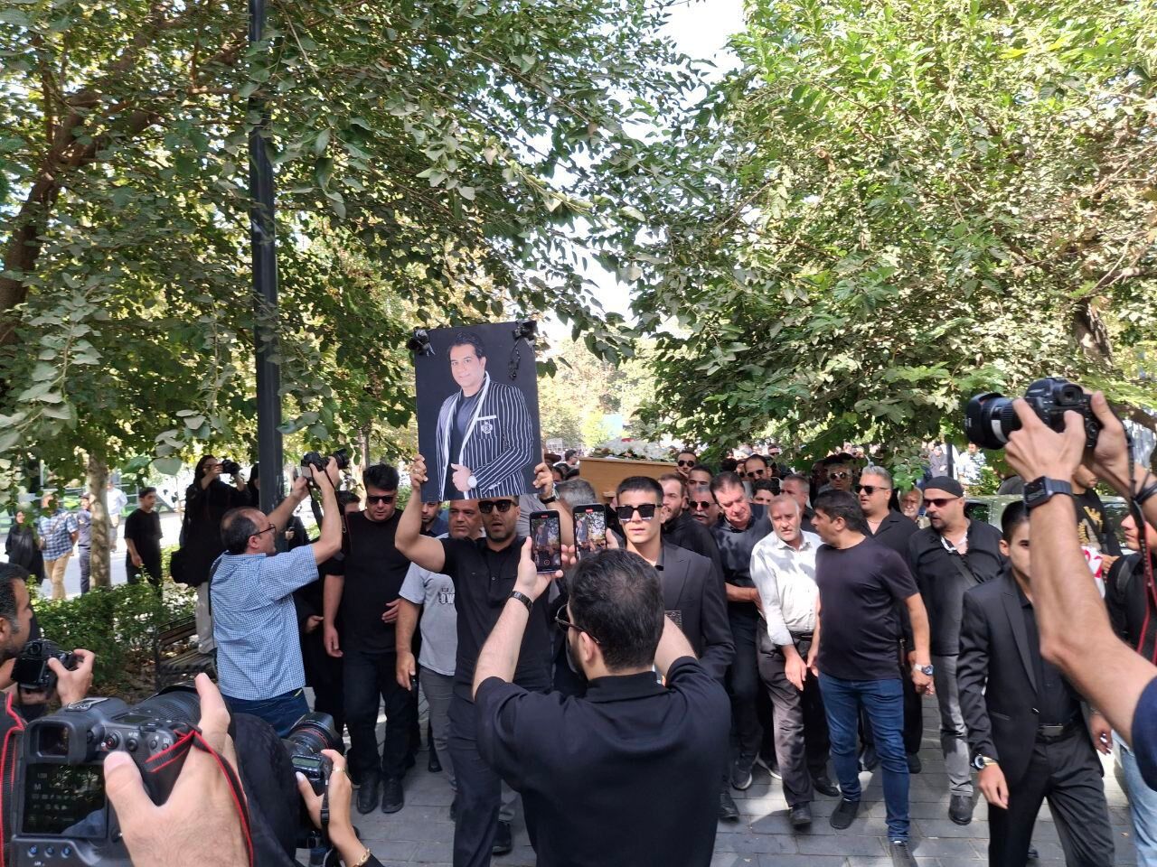 پیکر امید جهان رهسپار خانه ابدی شد