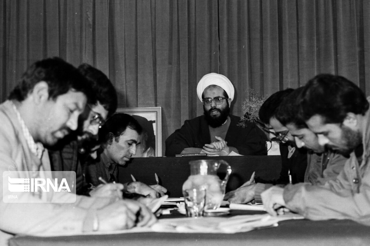 دستور امام به میرحسین/ کار دشوار ادغام نهادهای اطلاعاتی