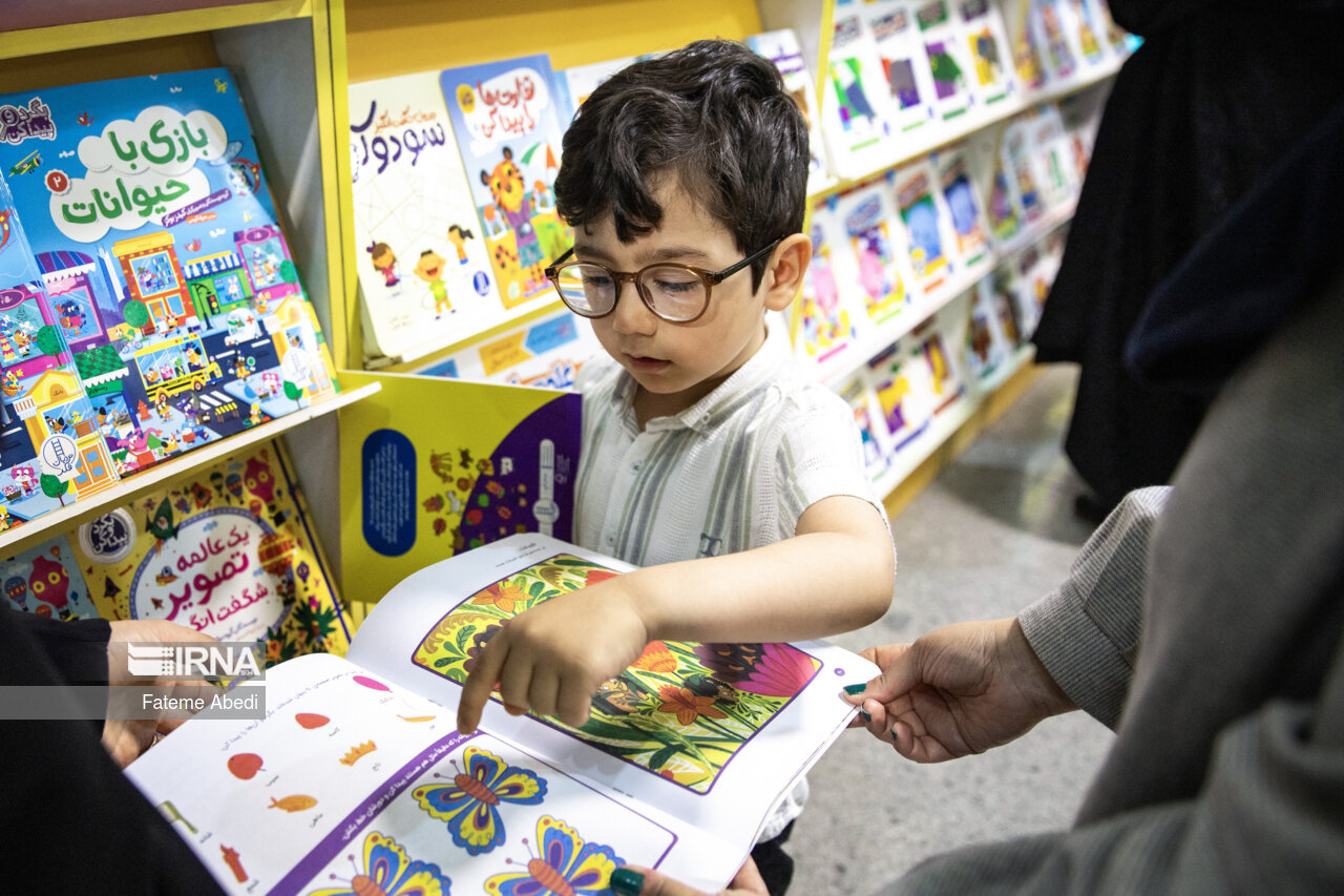 پسری که دور دنیا را رکاب زد؛ آموزش احترام به تفاوت‌ها