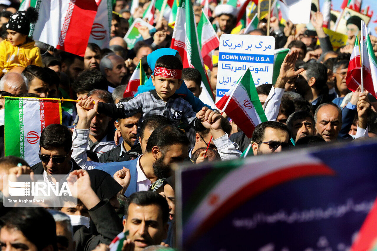 ۱۳ آبان نماد مقاومت، همبستگی و دفاع ملی در برابر سیاست‌های استکباری