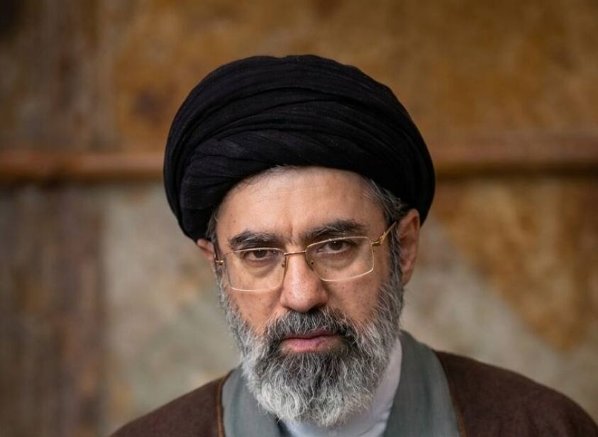بیانیه‌ها و پیام‌ گروه‌های فرهنگی، رسانه‌ای و مذهبی برای انتخاب رهبر سوم انقلاب اسلامی