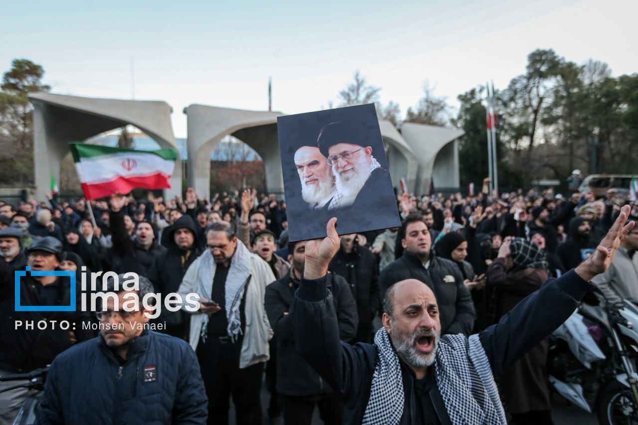واکنش جمعی از خوانندگان پاپ به شهادت رهبر انقلاب/بر راه روشنش درود می‌فرستیم