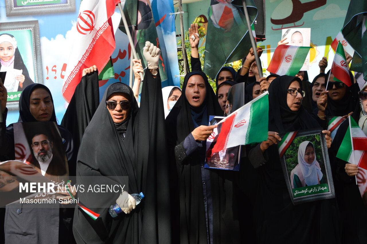 اجتماع کادر سلامت همزمان با چهلمین روز شهادت رهبر شهید