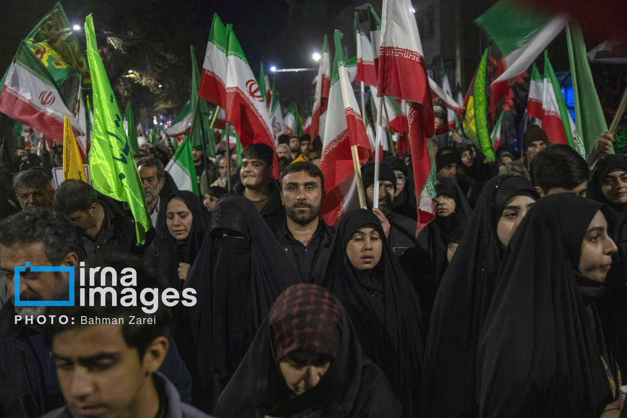 ادامه حضور در خیابان‌ها قاطعانه‌ترین پاسخ به القائات رسانه‌ای بیگانه است