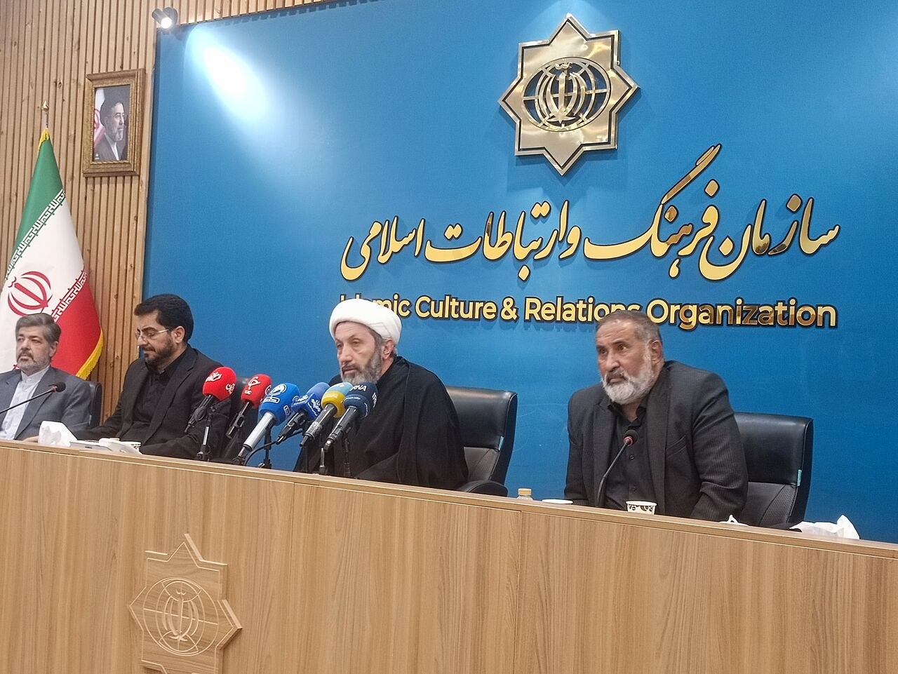 رئیس سازمان فرهنگ و ارتباطات اسلامی: جایزه جهانی شعر امام شهید برگزار می‌شود